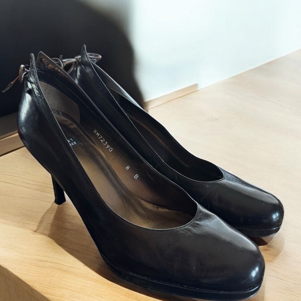 STUART WEITZMAN Black Leather‎ Heels Bow Tie back